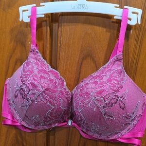 La Senza Fuchsia Lace Embroidered Bra